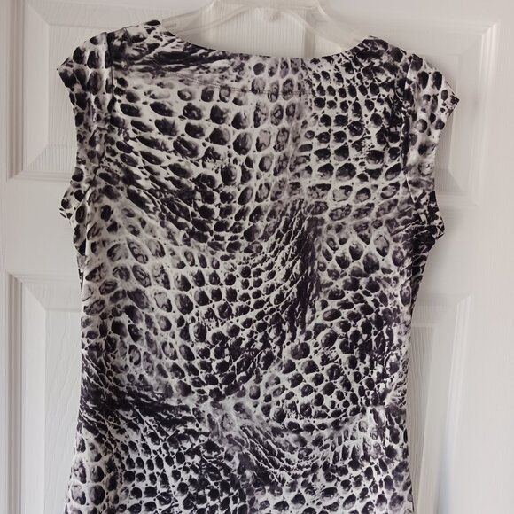 Anne Klein Womens Short Sleeve Pullover Top Black White Animal Print Size Medium - Picture 2 of 6